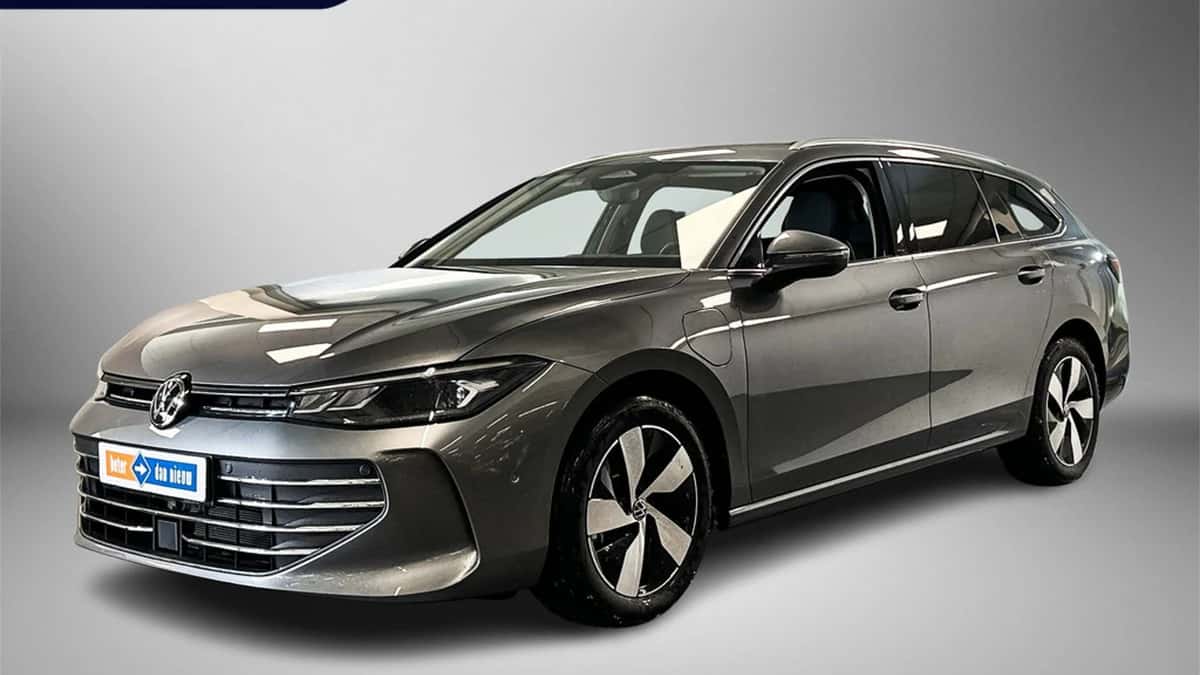 Volkswagen Passat (2025) — foto 1