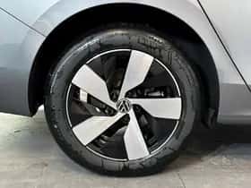 Volkswagen Passat (2025) thumbnail 12