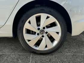Volkswagen Golf (2025) thumbnail 11