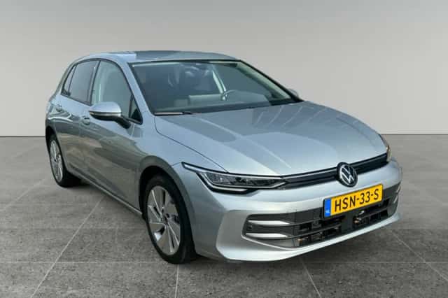 Volkswagen Golf (2025) thumbnail 3