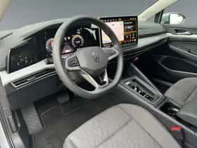 Volkswagen Golf (2025) thumbnail 4