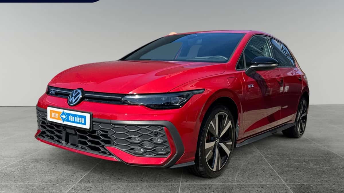 Volkswagen Golf (2025) — foto 1