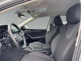 Škoda Octavia (2024) thumbnail 3
