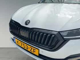 Škoda Octavia (2021) thumbnail 11