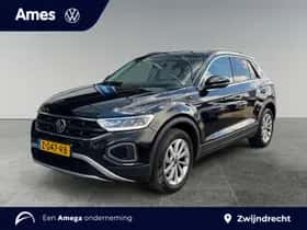 Volkswagen T-Roc (2024) thumbnail 1