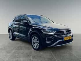 Volkswagen T-Roc (2024) thumbnail 2