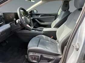 Volkswagen Passat (2025) thumbnail 3