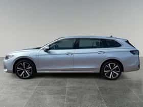 Volkswagen Passat (2025) thumbnail 4