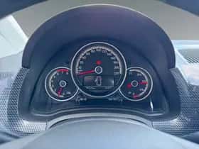 Volkswagen Up! (2019) thumbnail 15