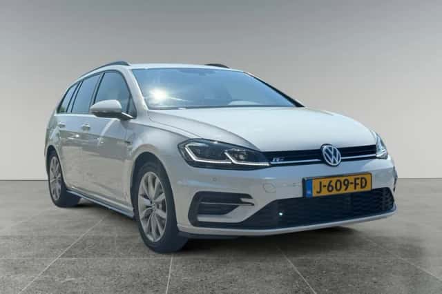 Volkswagen Golf (2019) thumbnail 2