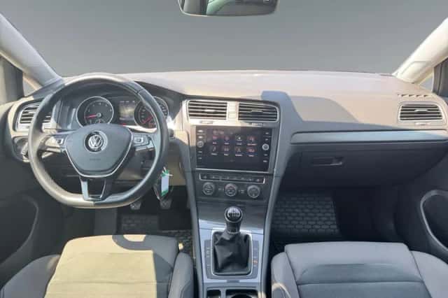 Volkswagen Golf (2019) thumbnail 4