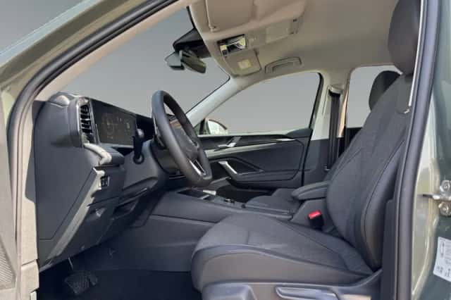 Volkswagen Tiguan (2025) thumbnail 5