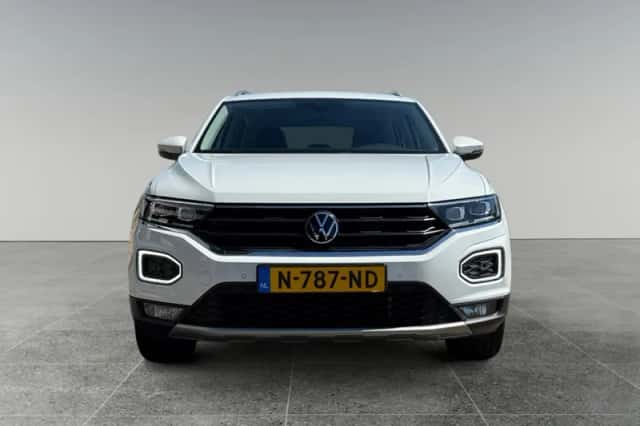Volkswagen T-Roc (2021) thumbnail 5