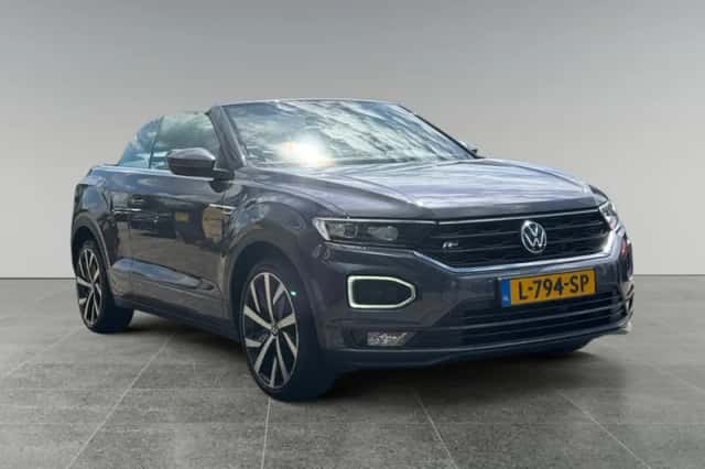 Volkswagen T-Roc (2021) thumbnail 3