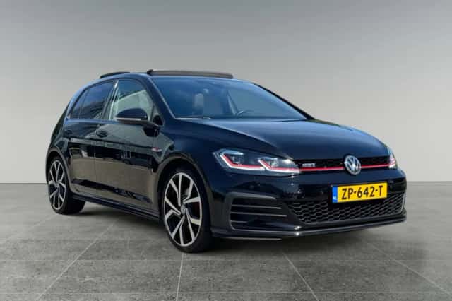 Volkswagen Golf (2017) thumbnail 3