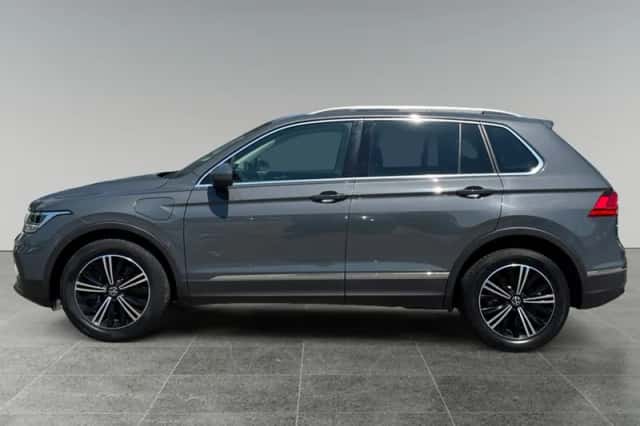 Volkswagen Tiguan (2021) thumbnail 4