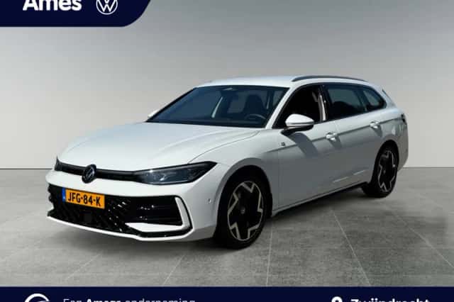 Volkswagen Passat (2024) thumbnail 1