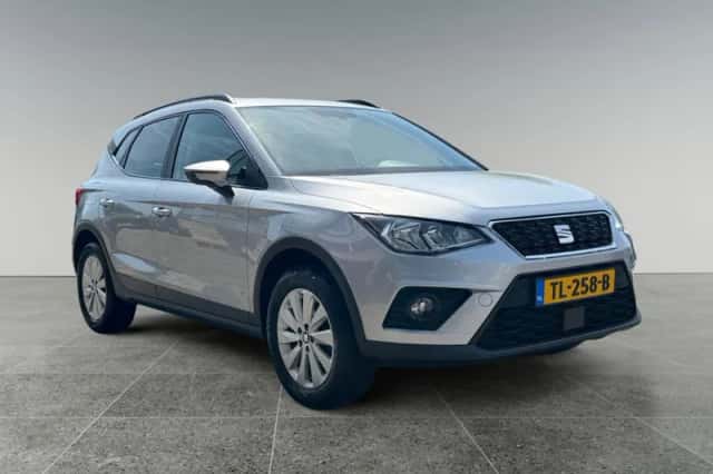 SEAT Arona (2018) thumbnail 2