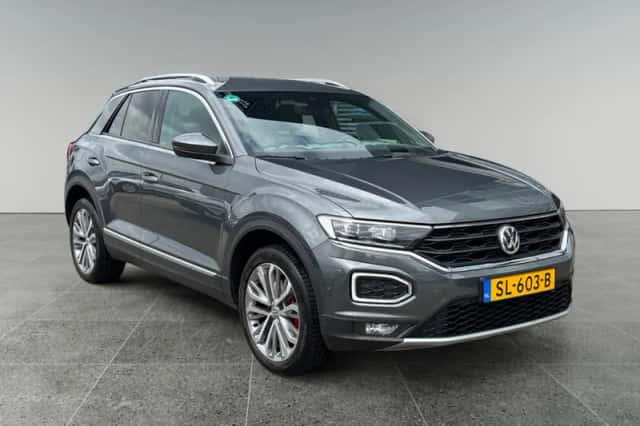 Volkswagen T-Roc (2018) thumbnail 2