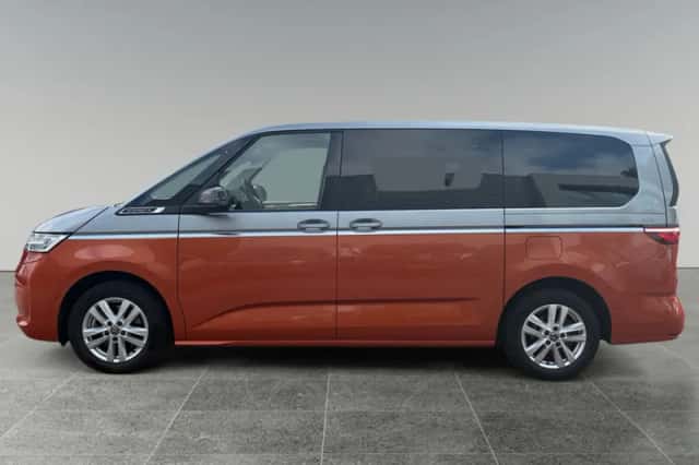 Volkswagen Multivan (2023) thumbnail 3
