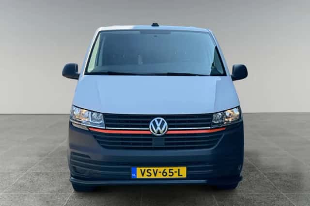 Volkswagen Transporter (2022) thumbnail 3