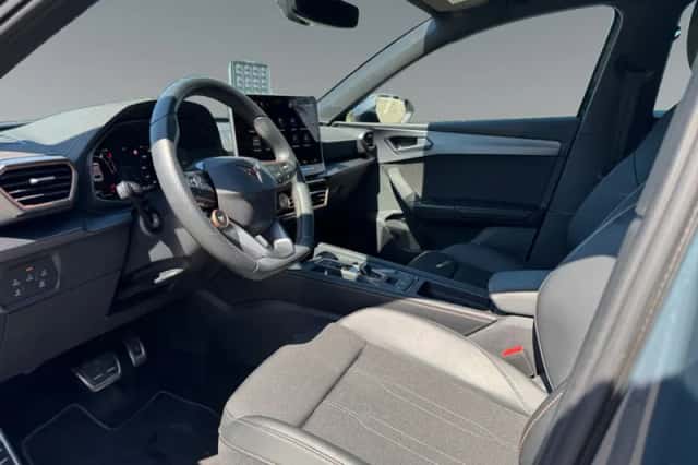 CUPRA Leon (2025) thumbnail 4