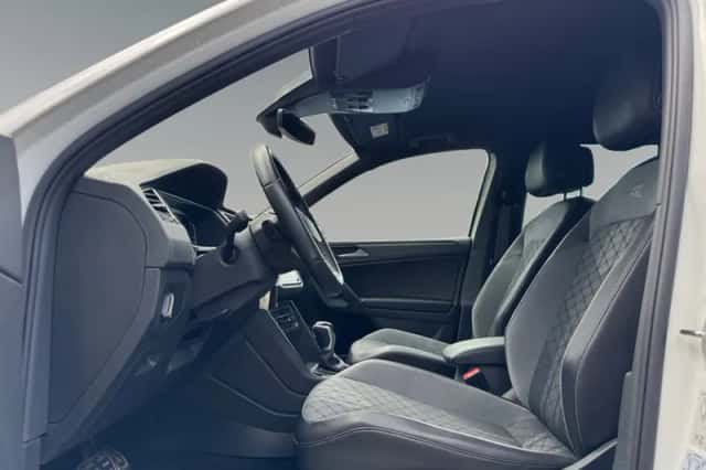 Volkswagen Tiguan (2021) thumbnail 4