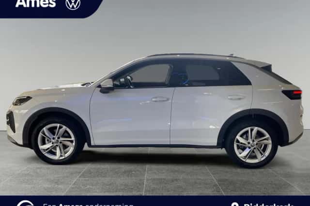 Volkswagen T-Roc (0) thumbnail 5