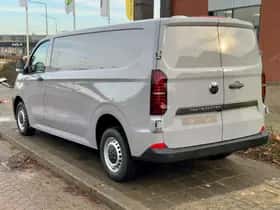 Volkswagen Transporter (2024) thumbnail 5