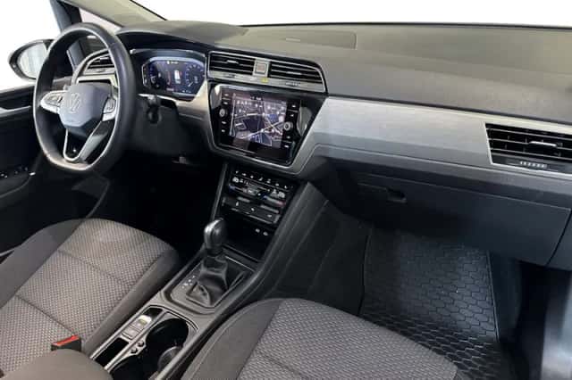 Volkswagen Touran (2025) thumbnail 2