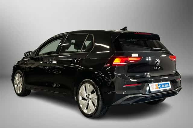 Volkswagen Golf (2025) thumbnail 2