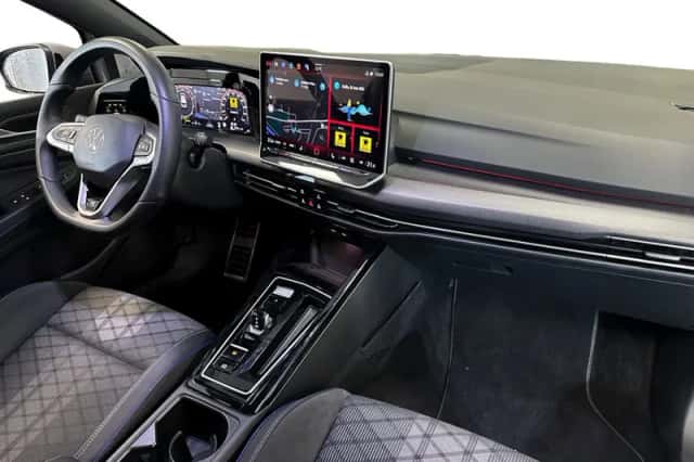Volkswagen Golf (2025) thumbnail 2