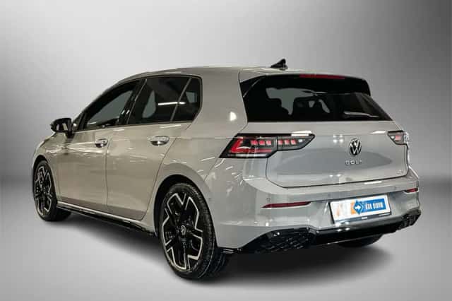 Volkswagen Golf (2025) thumbnail 4