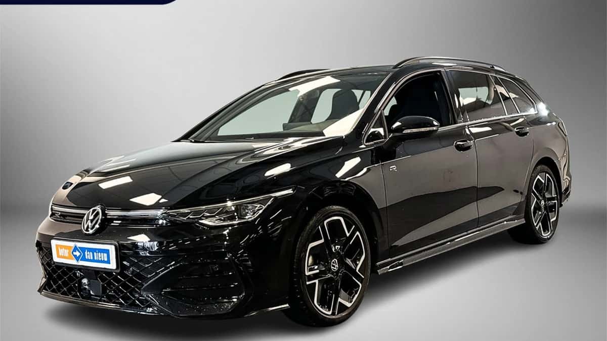 Volkswagen Golf (2025) — foto 1