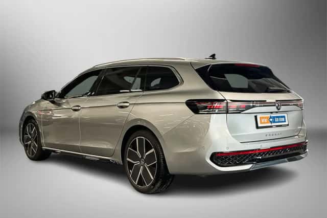 Volkswagen Passat (2025) thumbnail 2