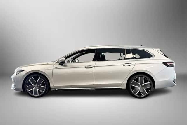 Volkswagen Passat (2025) thumbnail 4