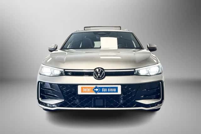 Volkswagen Passat (2025) thumbnail 6