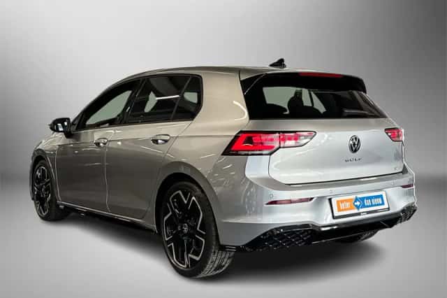 Volkswagen Golf (2025) thumbnail 2