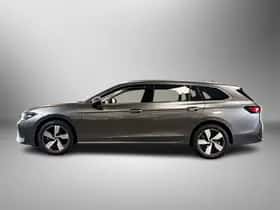 Volkswagen Passat (2025) thumbnail 4