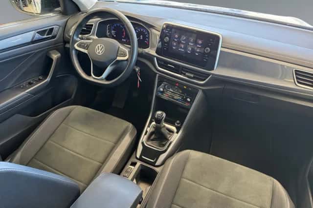 Volkswagen T-Roc (2025) thumbnail 2