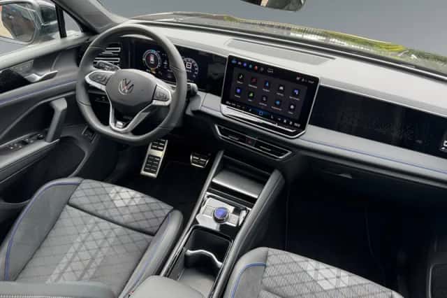 Volkswagen Tiguan (2025) thumbnail 2