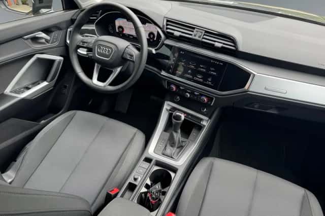 Audi Q3 (2025) thumbnail 2