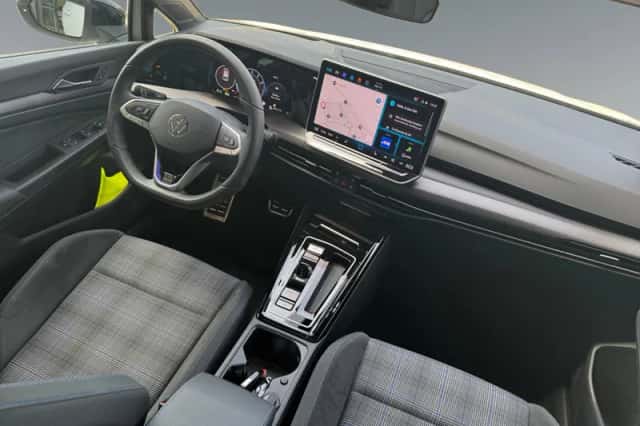 Volkswagen Golf (2025) thumbnail 2