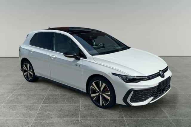 Volkswagen Golf (2025) thumbnail 4