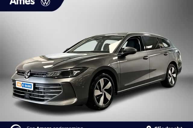Volkswagen Passat (2025) thumbnail 1
