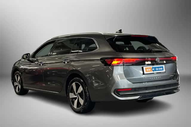 Volkswagen Passat (2025) thumbnail 2