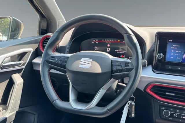 SEAT Arona (2025) thumbnail 2