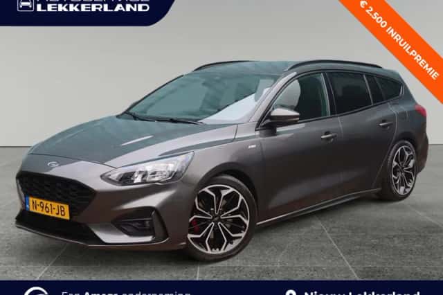 Ford Focus (2021) thumbnail 1