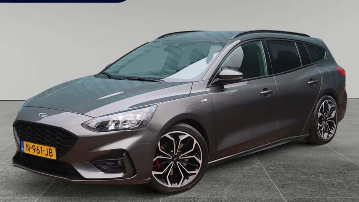 Ford Focus (2021) — foto 1