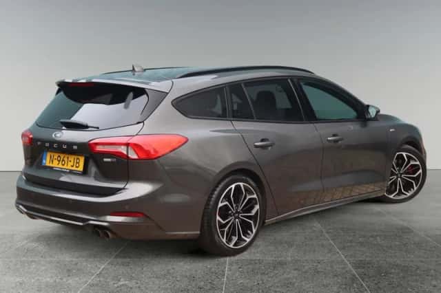 Ford Focus (2021) thumbnail 4